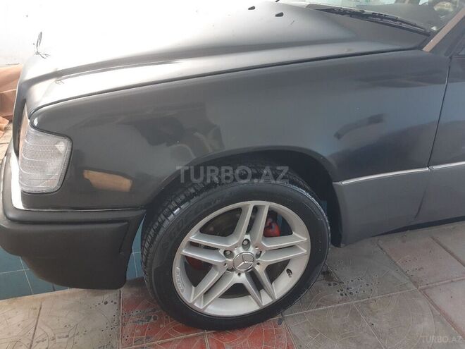 Mercedes E 200 1993, 36,548 km - 2.0 l - Bakı