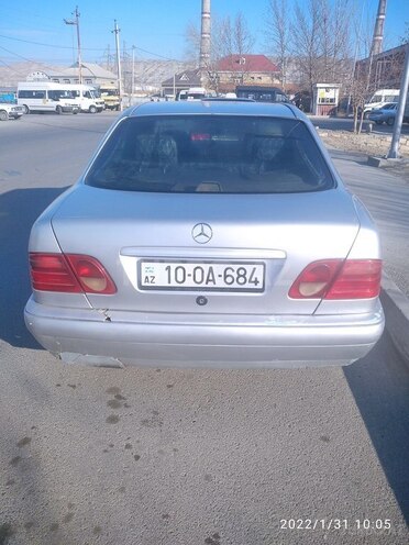Mercedes E 220 1995, 425,869 km - 2.2 l - Mingəçevir