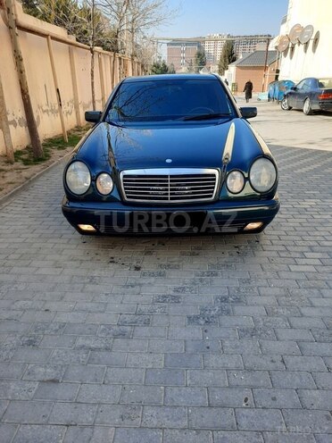 Mercedes E 230 1997, 310,000 km - 2.3 л - Bakı