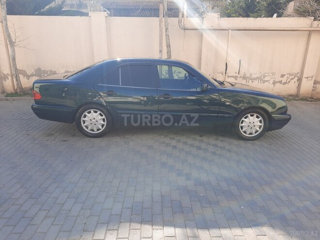 Mercedes E 230 1997, 310,000 km - 2.3 л - Bakı