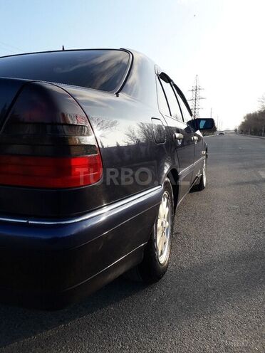 Mercedes C 220 1999, 672,000 km - 2.2 л - Sumqayıt