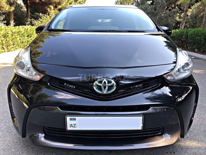 Toyota Prius V 2018, 321,697 km - 1.8 l - Bakı