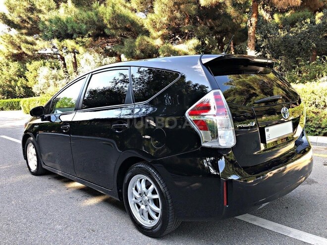 Toyota Prius V 2018, 321,697 km - 1.8 l - Bakı