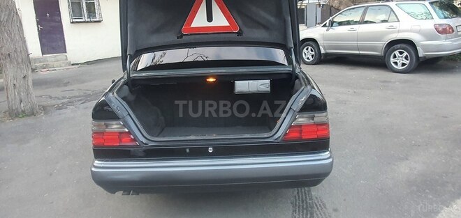 Mercedes E 280 1994, 306,000 km - 2.8 л - Bakı