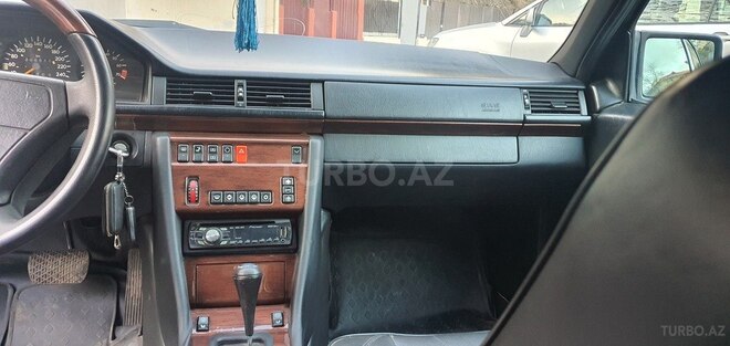 Mercedes E 280 1994, 306,000 km - 2.8 л - Bakı