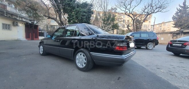 Mercedes E 280 1994, 306,000 km - 2.8 л - Bakı