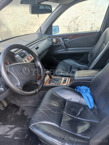 Mercedes E 240 1998, 374,710 km - 2.4 l - Bakı