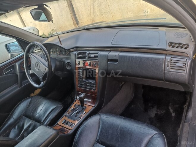 Mercedes E 240 1998, 374,710 km - 2.4 l - Bakı