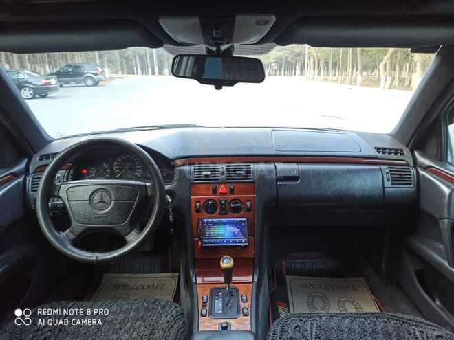 Mercedes E 230 1996, 367,800 km - 2.3 l - Sumqayıt