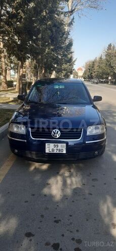 Volkswagen Passat 2003, 220,000 km - 1.8 l - Yevlax