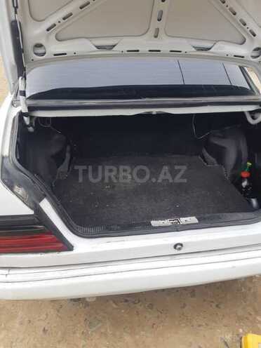 Mercedes E 230 1990, 168,000 km - 2.3 л - Beyləqan