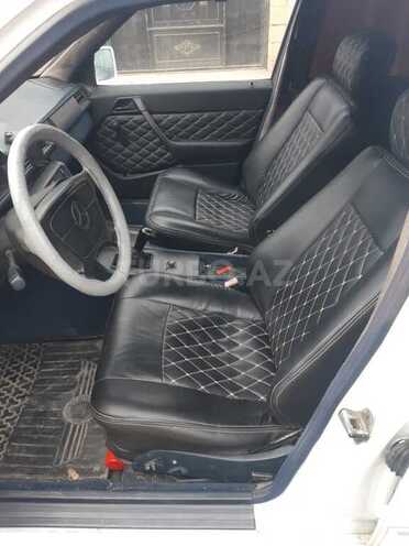 Mercedes E 230 1990, 168,000 km - 2.3 л - Beyləqan
