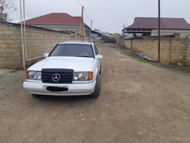 Mercedes E 230 1990, 168,000 km - 2.3 л - Beyləqan