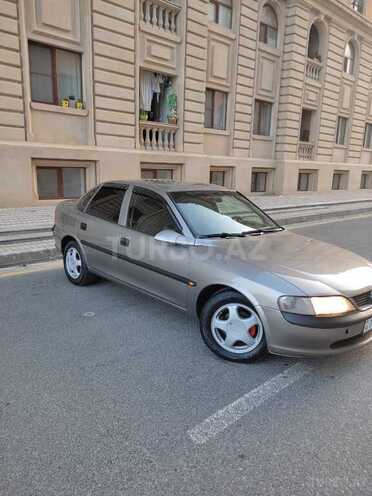 Opel Vectra 1998, 220,000 km - 1.6 л - Sumqayıt