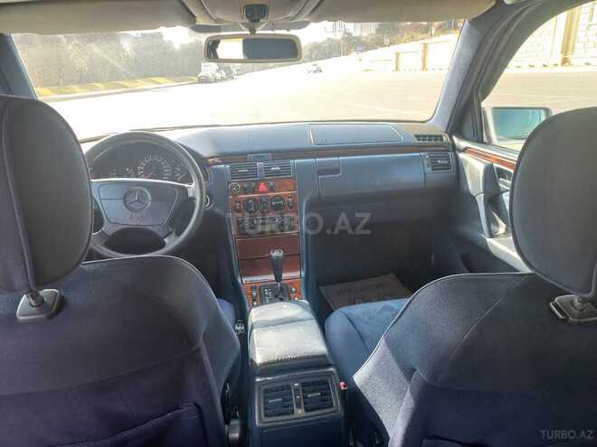 Mercedes E 240 1997, 246,758 km - 2.4 l - Bakı