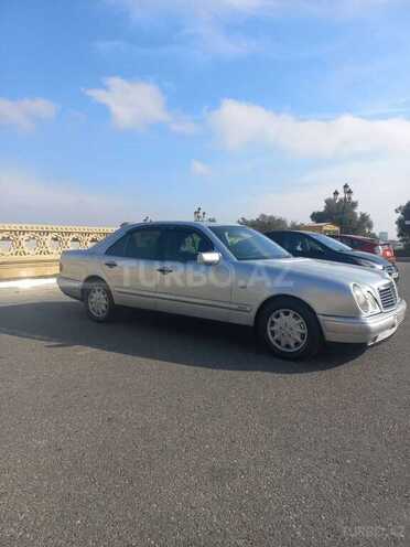 Mercedes E 240 1997, 246,758 km - 2.4 l - Bakı