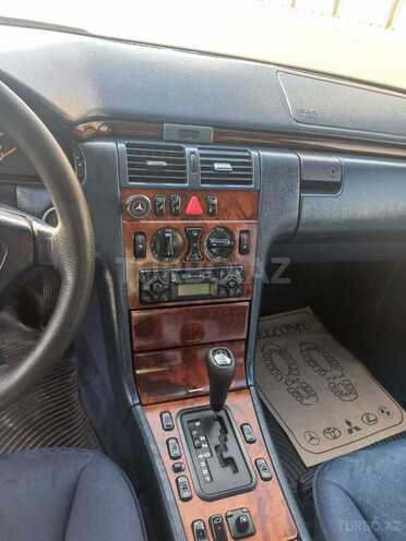 Mercedes E 240 1997, 246,758 km - 2.4 l - Bakı