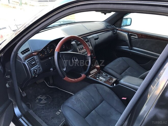 Mercedes E 200 1996, 220,000 km - 2.0 l - Mingəçevir