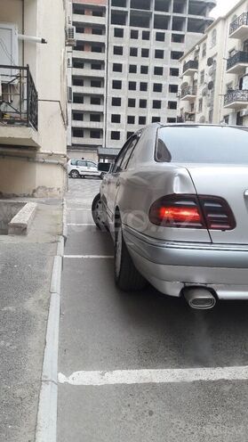 Mercedes E 200 1995, 350,000 km - 2.0 l - Xırdalan