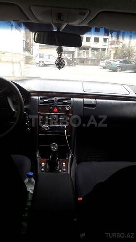 Mercedes E 200 1995, 350,000 km - 2.0 l - Xırdalan