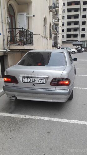 Mercedes E 200 1995, 350,000 km - 2.0 l - Xırdalan