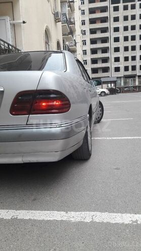 Mercedes E 200 1995, 350,000 km - 2.0 l - Xırdalan