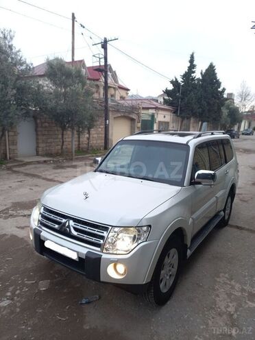Mitsubishi Pajero 2009, 168,000 km - 3.0 л - Bakı