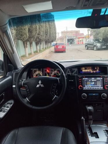 Mitsubishi Pajero 2009, 168,000 km - 3.0 л - Bakı