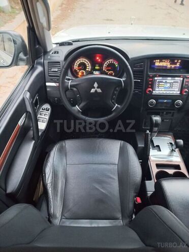 Mitsubishi Pajero 2009, 168,000 km - 3.0 л - Bakı
