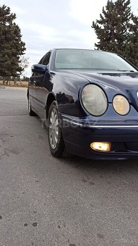 Mercedes E 220 2000, 407,000 km - 2.2 l - Bakı