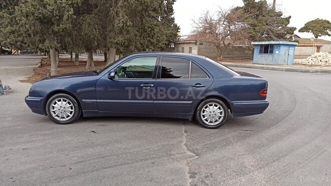 Mercedes E 220 2000, 407,000 km - 2.2 l - Bakı