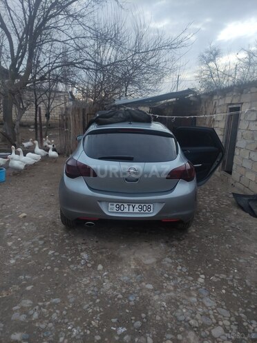 Opel Astra 2010, 152,000 km - 1.6 l - Füzuli