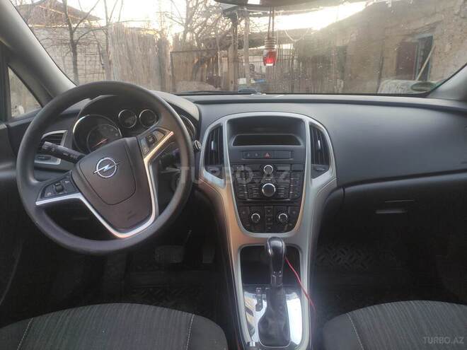 Opel Astra 2010, 152,000 km - 1.6 l - Füzuli