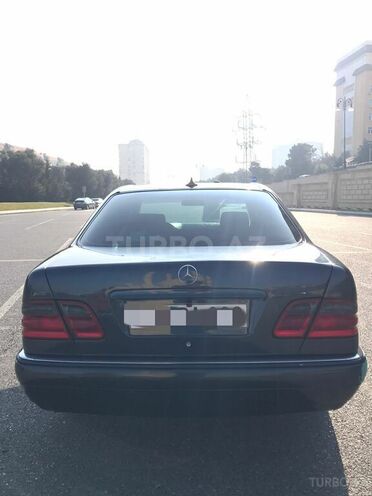 Mercedes E 240 1999, 322,418 km - 2.4 л - Bakı