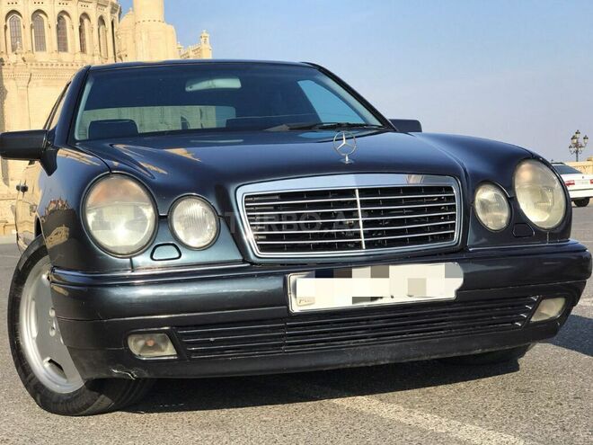 Mercedes E 240 1999, 322,418 km - 2.4 л - Bakı