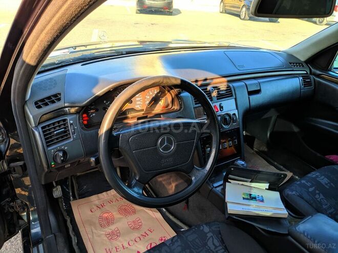 Mercedes E 240 1999, 322,418 km - 2.4 л - Bakı