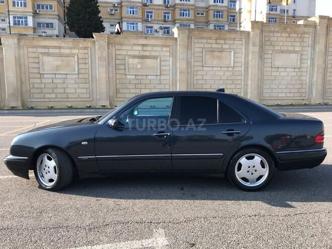 Mercedes E 240 1999, 322,418 km - 2.4 л - Bakı
