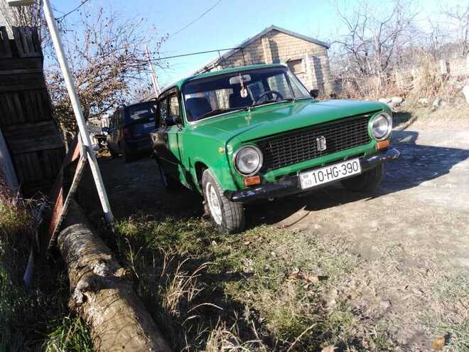 LADA (VAZ) 21011 1976, 300,000 km - 1.3 l - Quba