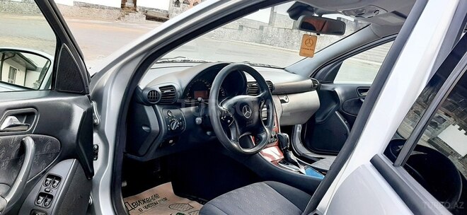Mercedes C 200 2000, 246,500 km - 2.0 л - Şəki