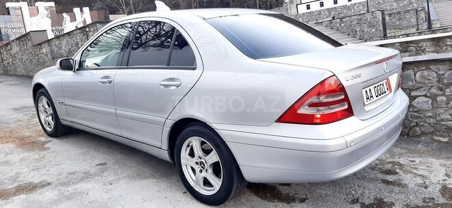 Mercedes C 200 2000, 246,500 km - 2.0 л - Şəki