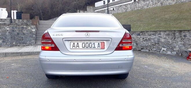Mercedes C 200 2000, 246,500 km - 2.0 л - Şəki