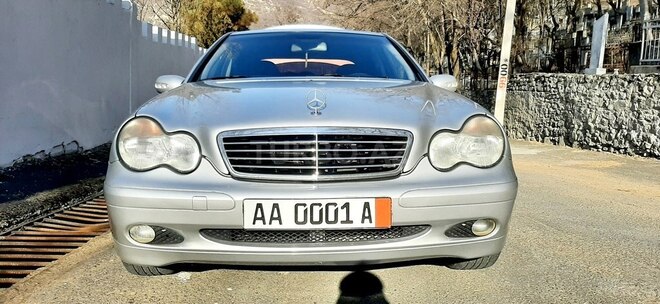 Mercedes C 200 2000, 246,500 km - 2.0 л - Şəki