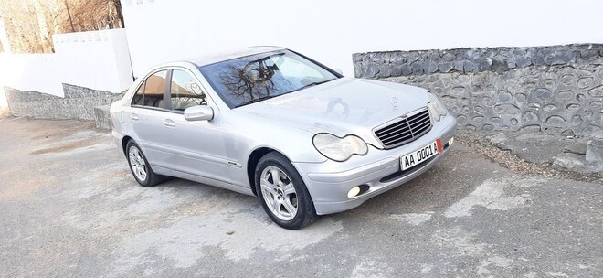 Mercedes C 200 2000, 246,500 km - 2.0 л - Şəki