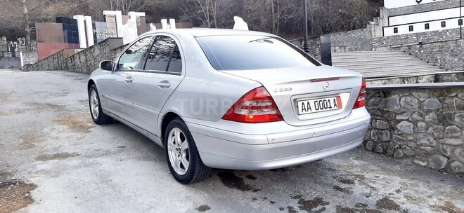 Mercedes C 200 2000, 246,500 km - 2.0 л - Şəki