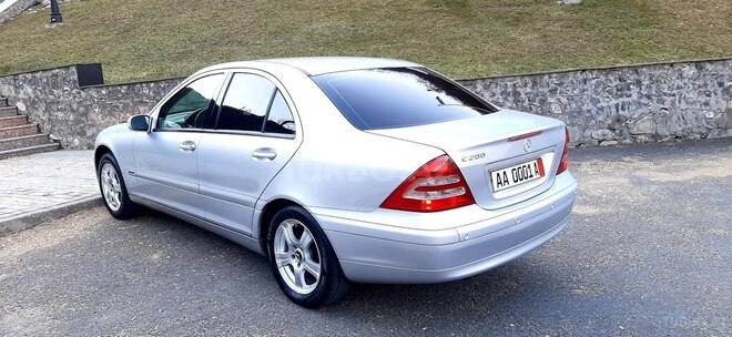 Mercedes C 200 2000, 246,500 km - 2.0 л - Şəki
