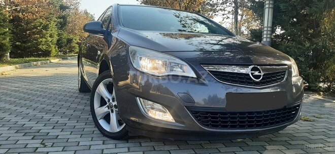 Opel Astra 2011, 196,882 km - 1.3 l - Bakı