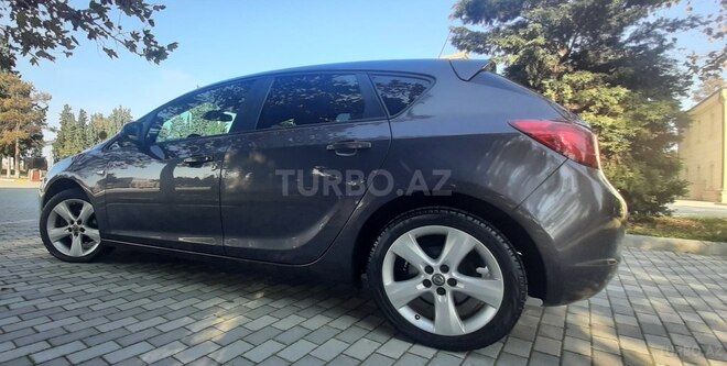 Opel Astra 2011, 196,882 km - 1.3 l - Bakı