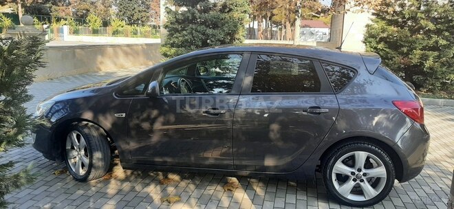 Opel Astra 2011, 196,882 km - 1.3 l - Bakı