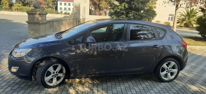 Opel Astra 2011, 196,882 km - 1.3 l - Bakı