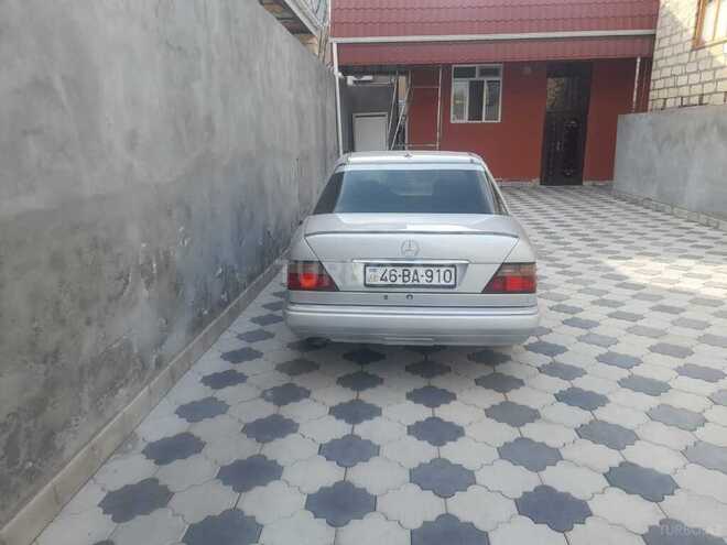 Mercedes E 220 1994, 350,000 km - 2.2 л - Bərdə